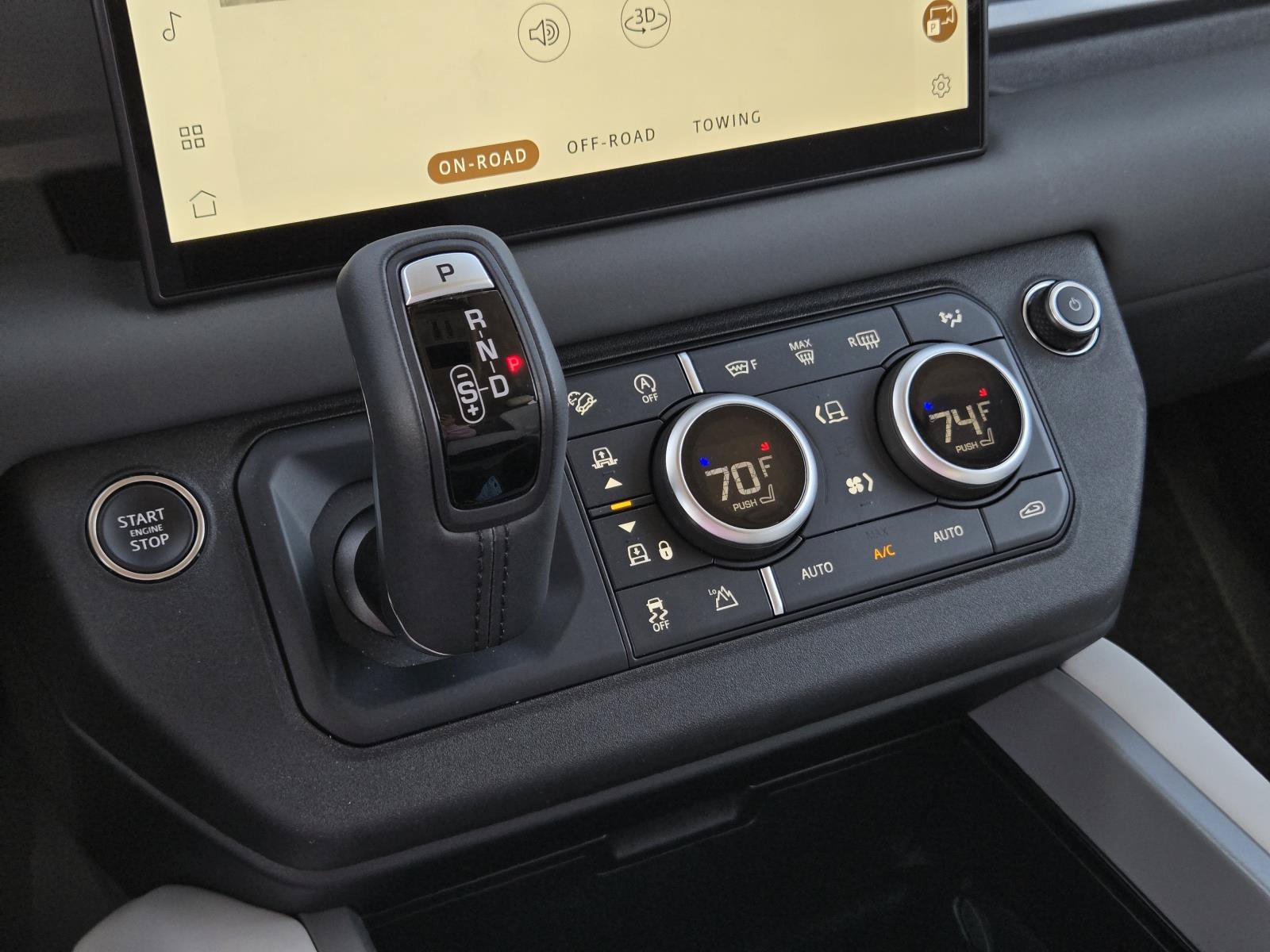 Used 2025 Gray Land Rover V8 image 23