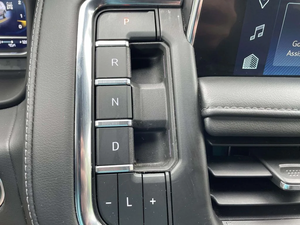 Used 2022 Dark Ash Metallic Chevrolet Z71 image 24