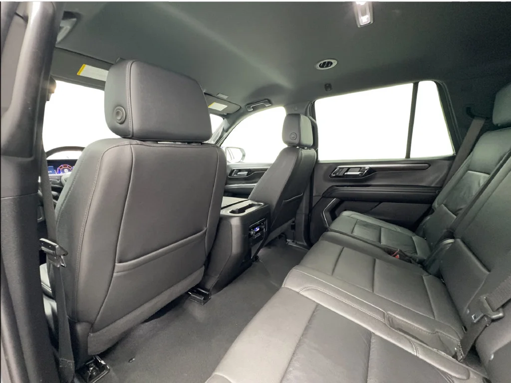 Used 2025 White Chevrolet LT image 32