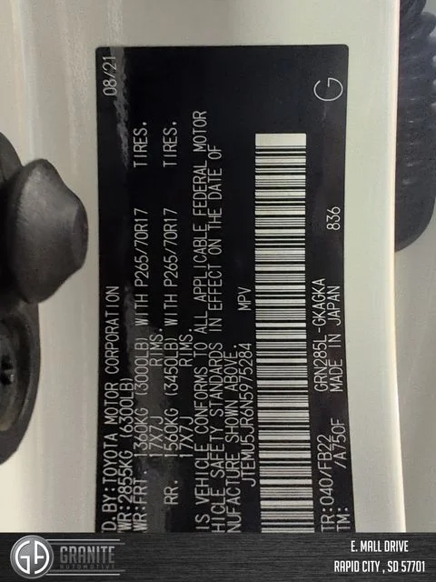 Used 2022 White Toyota SR5 image 29