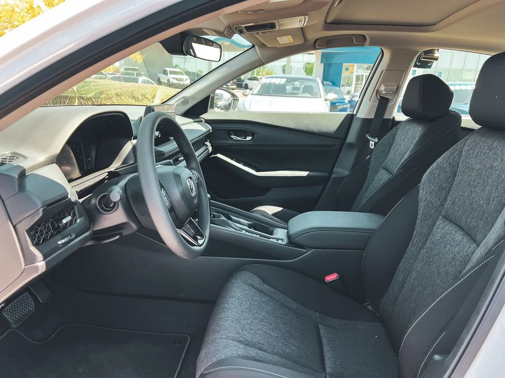 New 2026 Platinum White Pearl Honda SE image 21