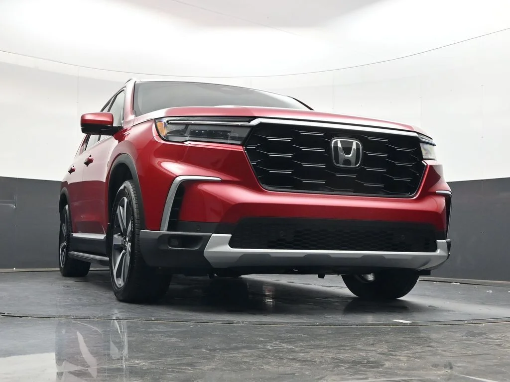 Used 2024 Radiant Red Metallic II Honda Touring image 31