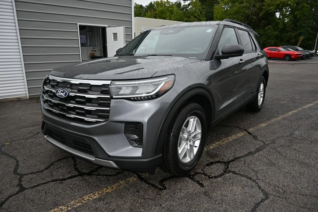 New 2027 Carbonized Gray Metallic Ford Active image 52