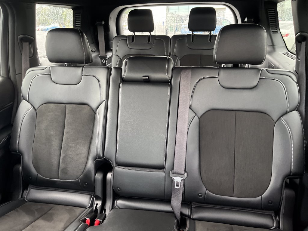 Used 2023 Gray Jeep Altitude image 13