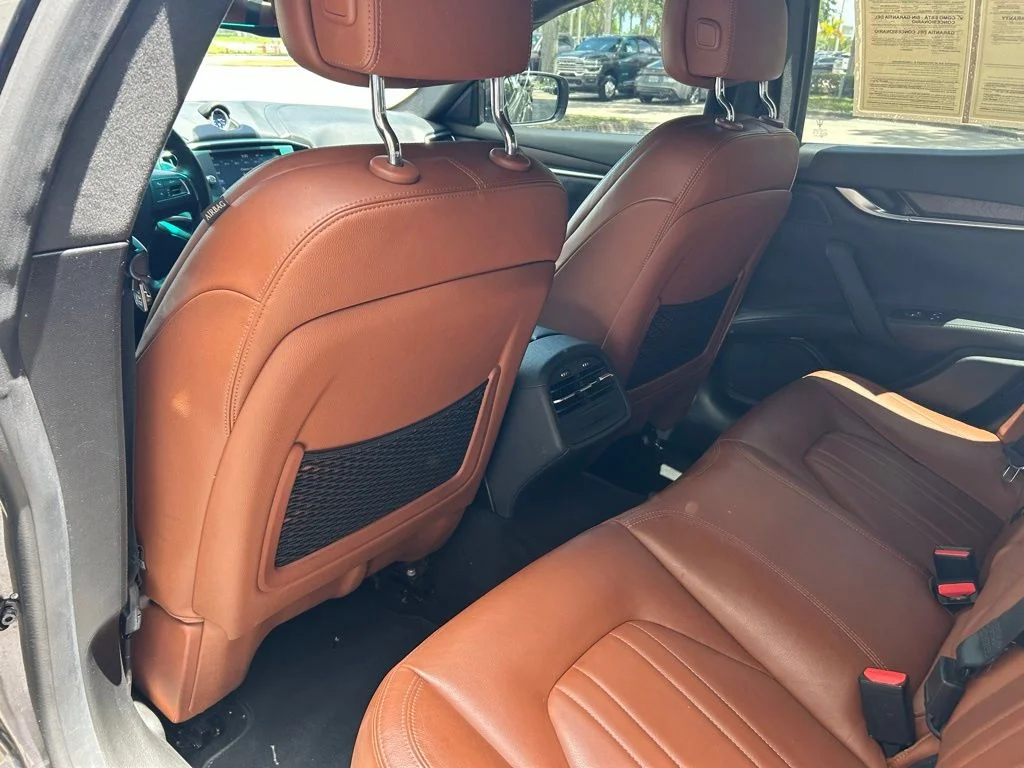 Used 2014 Gray Maserati Base image 37