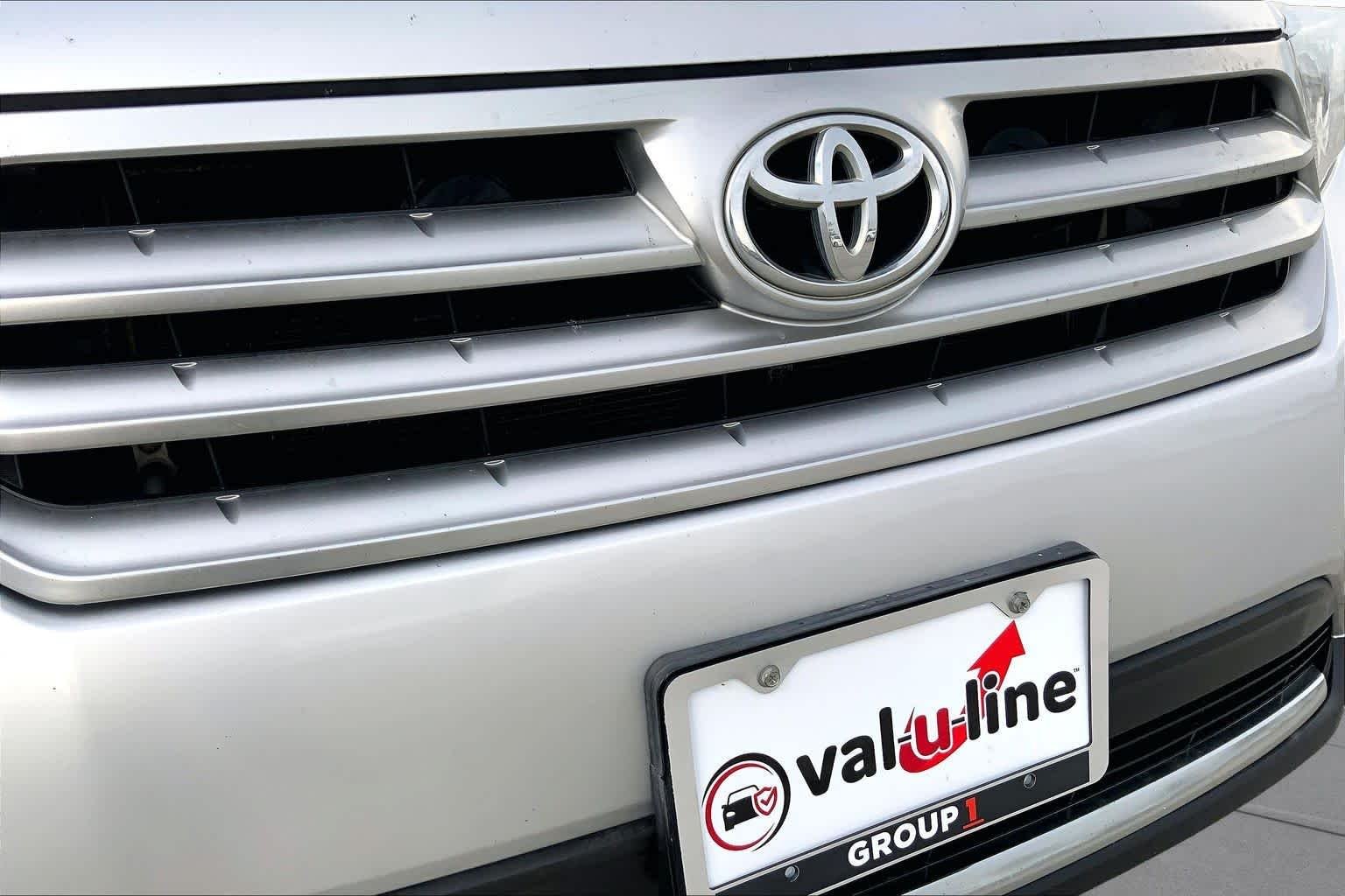 Used 2013 Classic Silver Metallic Toyota Plus image 28