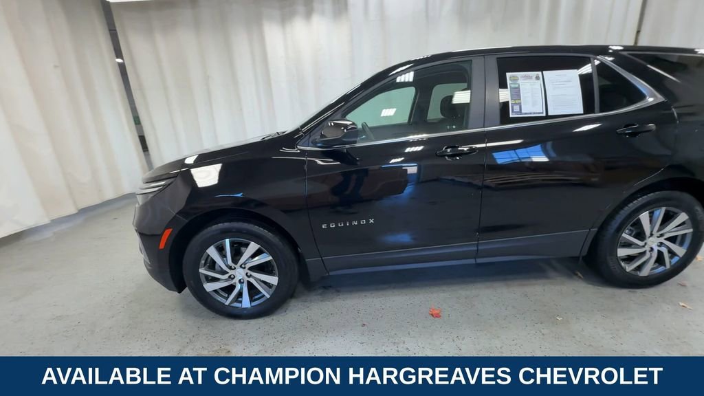 2024 Chevrolet Equinox LT photo 2