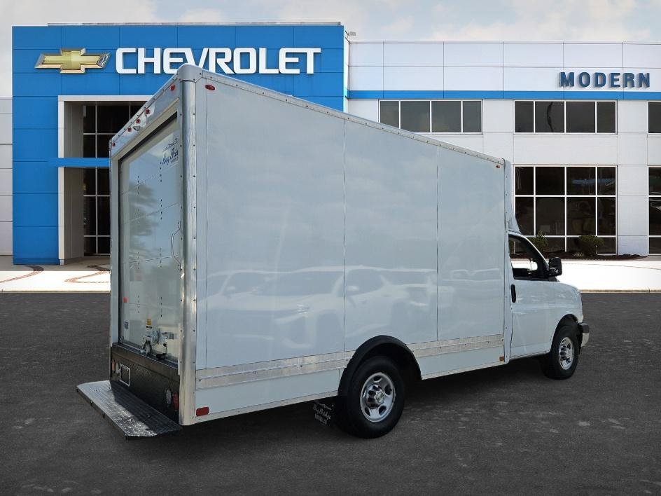 New 2024 Summit White Chevrolet 1WT image 5