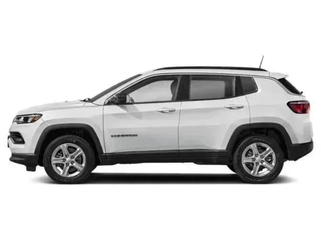 Used 2023 White Jeep Limited image 2