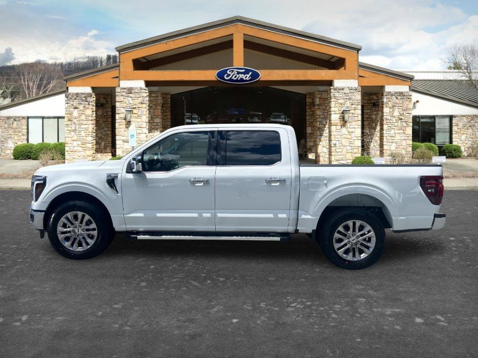 New 2026 Oxford White Ford Lariat® image 7