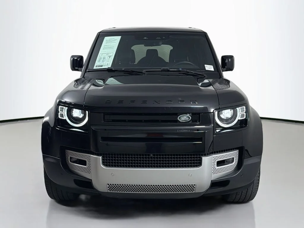 Used 2024 Black Land Rover S image 2