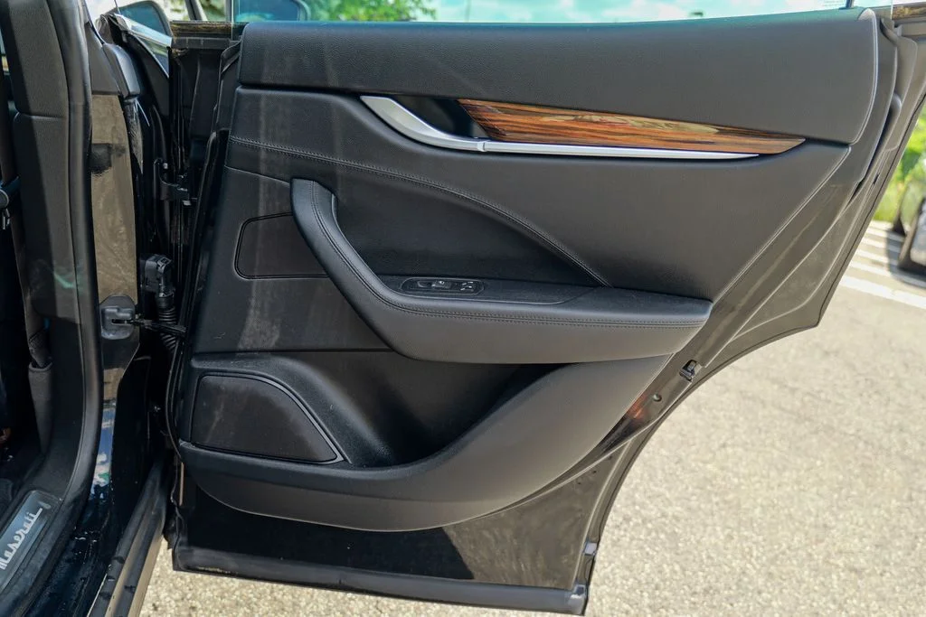Used 2017  Maserati S image 29
