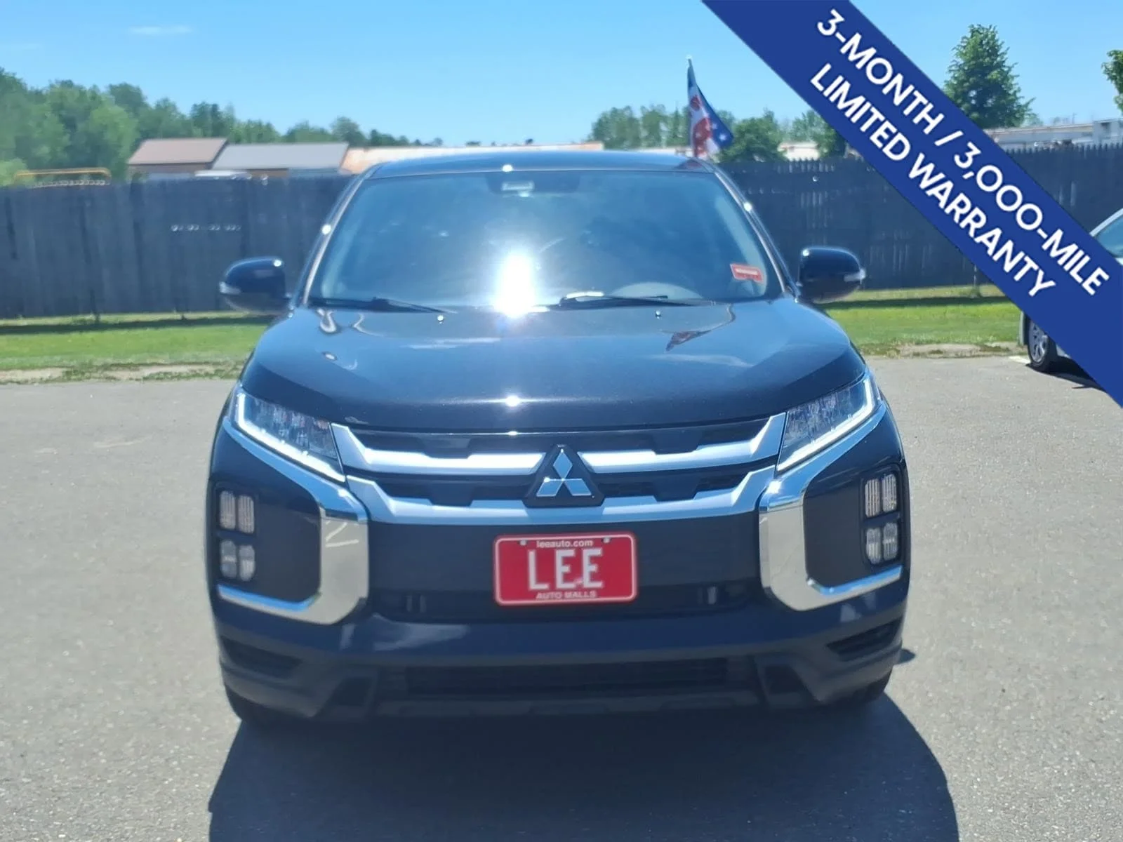 Used 2024 Labrador Black Mitsubishi 2.0 SE image 2