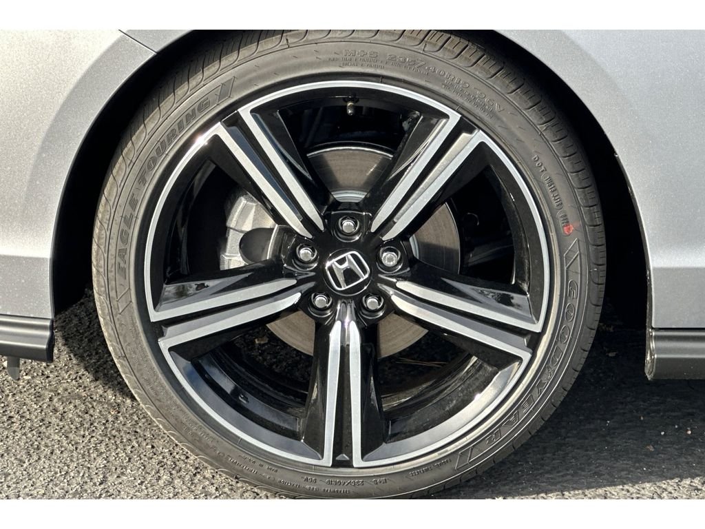 New 2026 Solar Silver Metallic Honda SE image 31