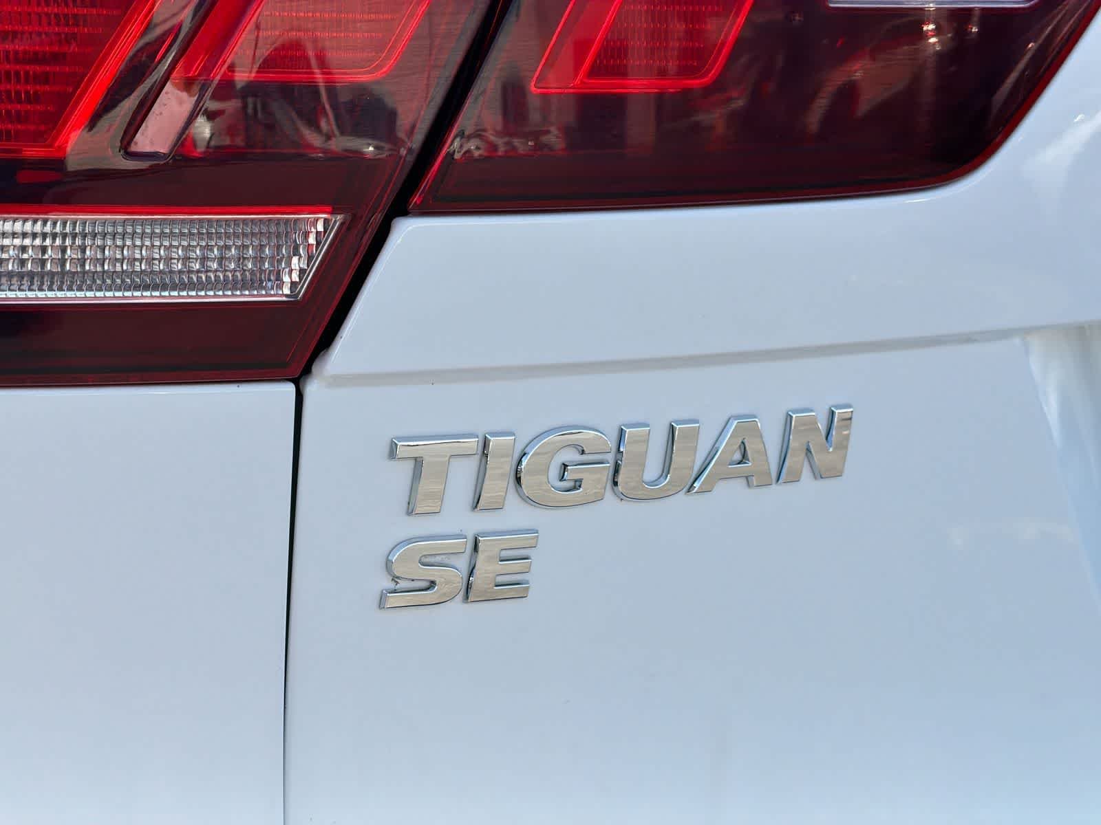Used 2019 Pure White Volkswagen SE image 13