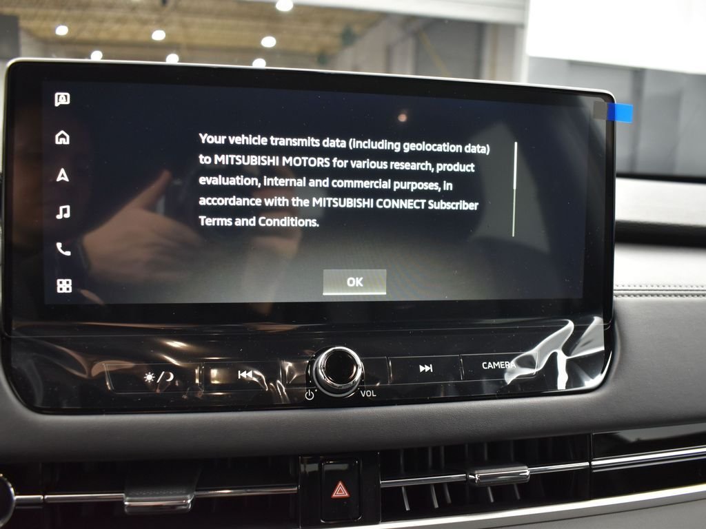 New 2026 Black Mitsubishi SE image 8