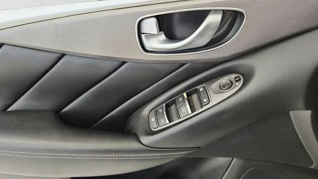 Used 2015 Black Obsidian INFINITI Premium image 19