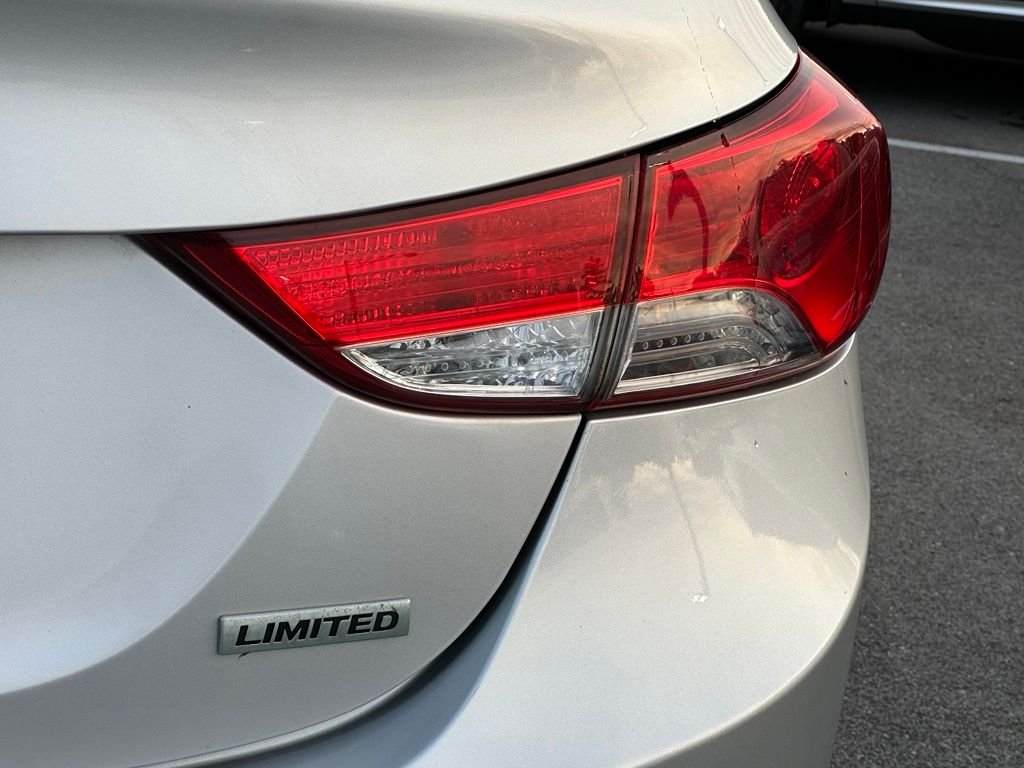 2013 Hyundai Elantra Limited - Photo 10