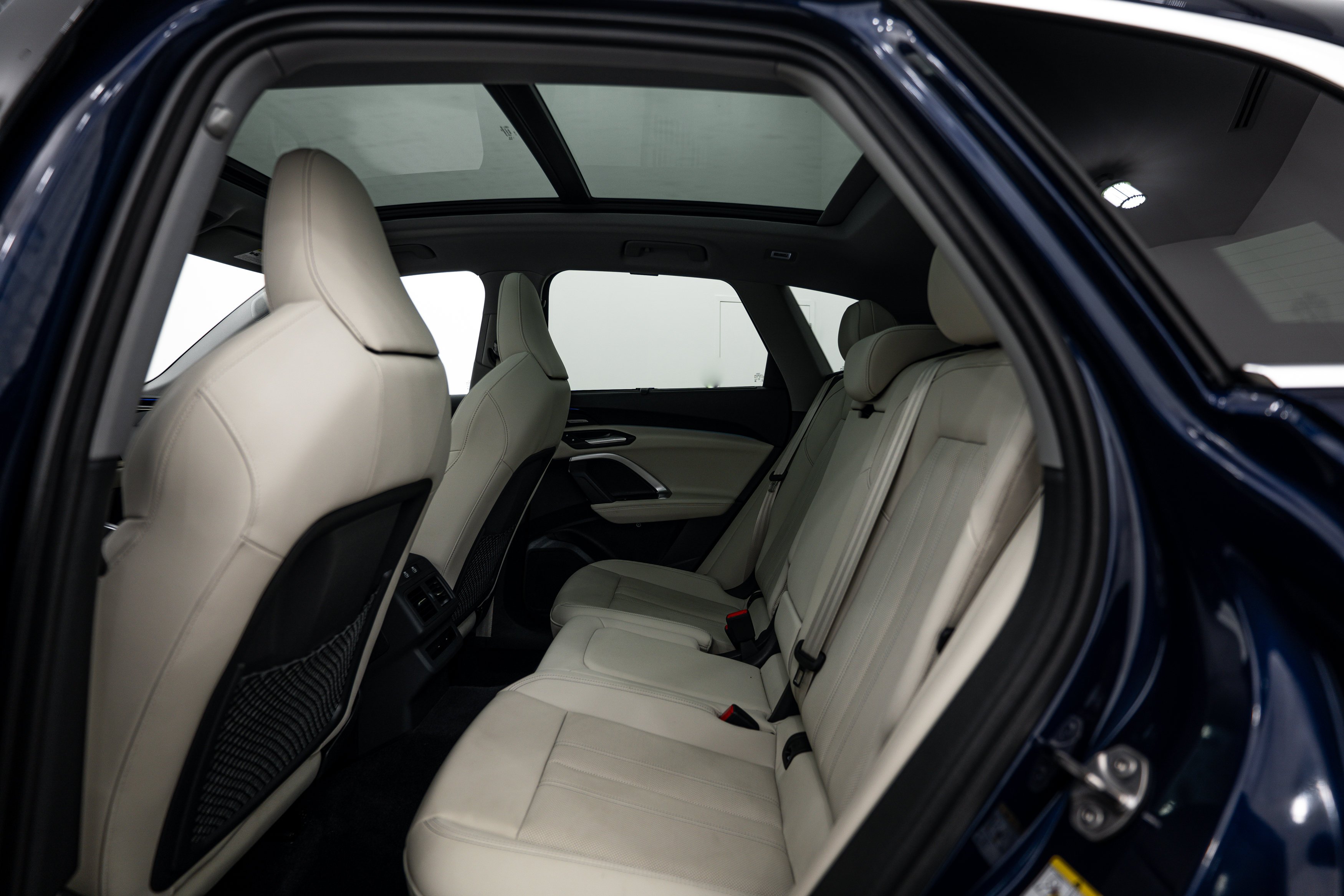 Used 2025 Navarra Blue Metallic Audi Premium Plus image 19