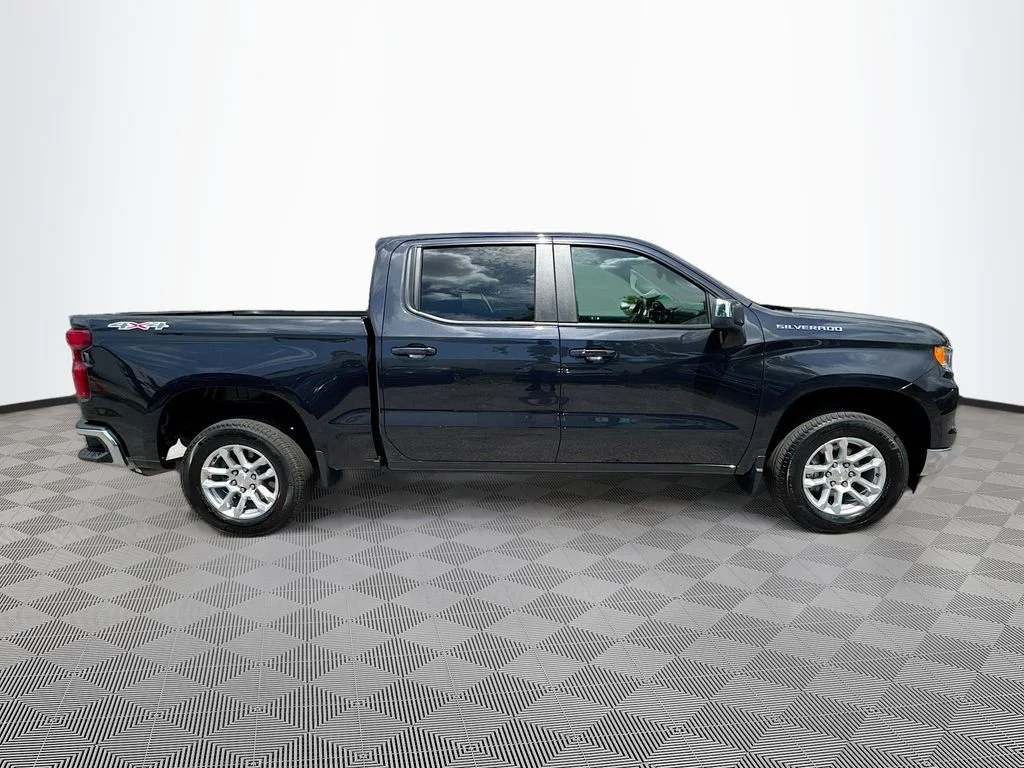 Used 2024 Gray Chevrolet LT image 5