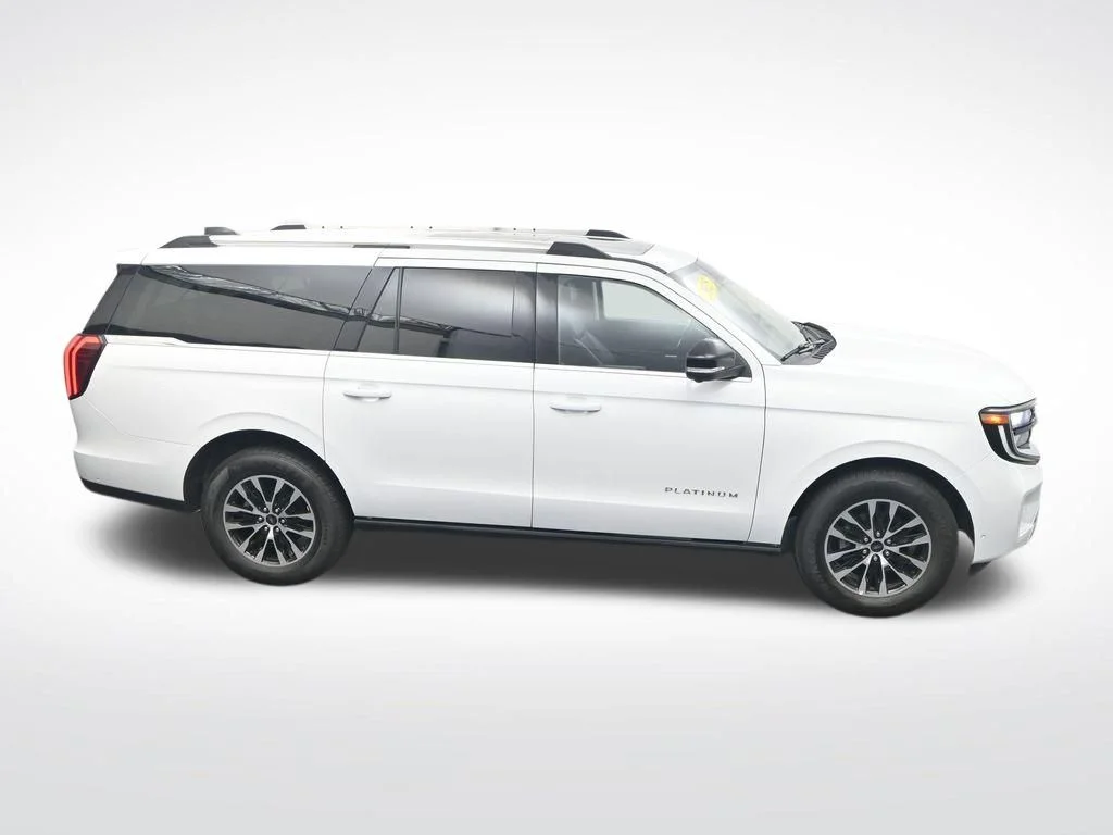 Certified Used 2025 Oxford White Ford Platinum image 28