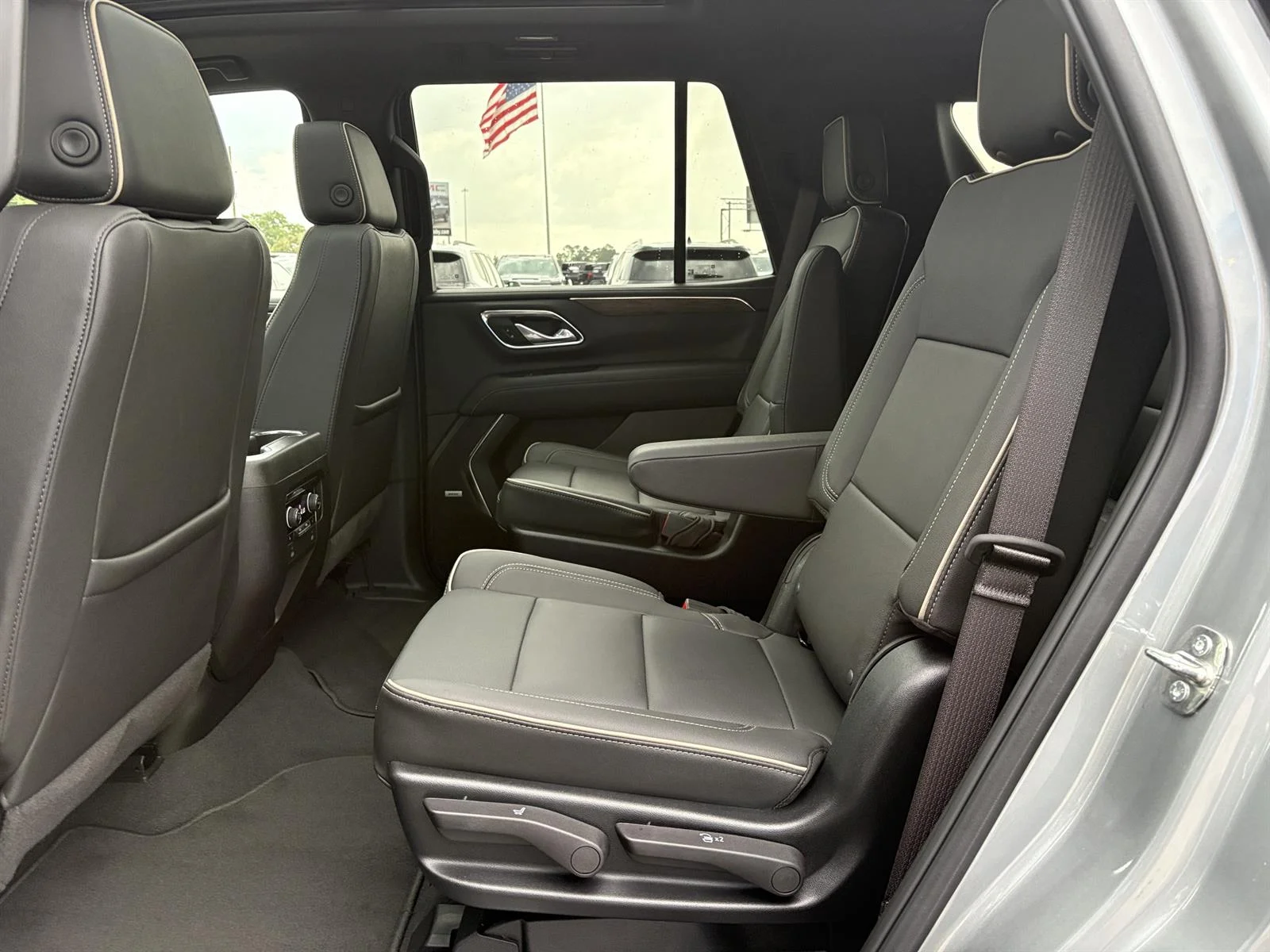 Used 2024 Sterling Gray Metallic Chevrolet Premier image 27