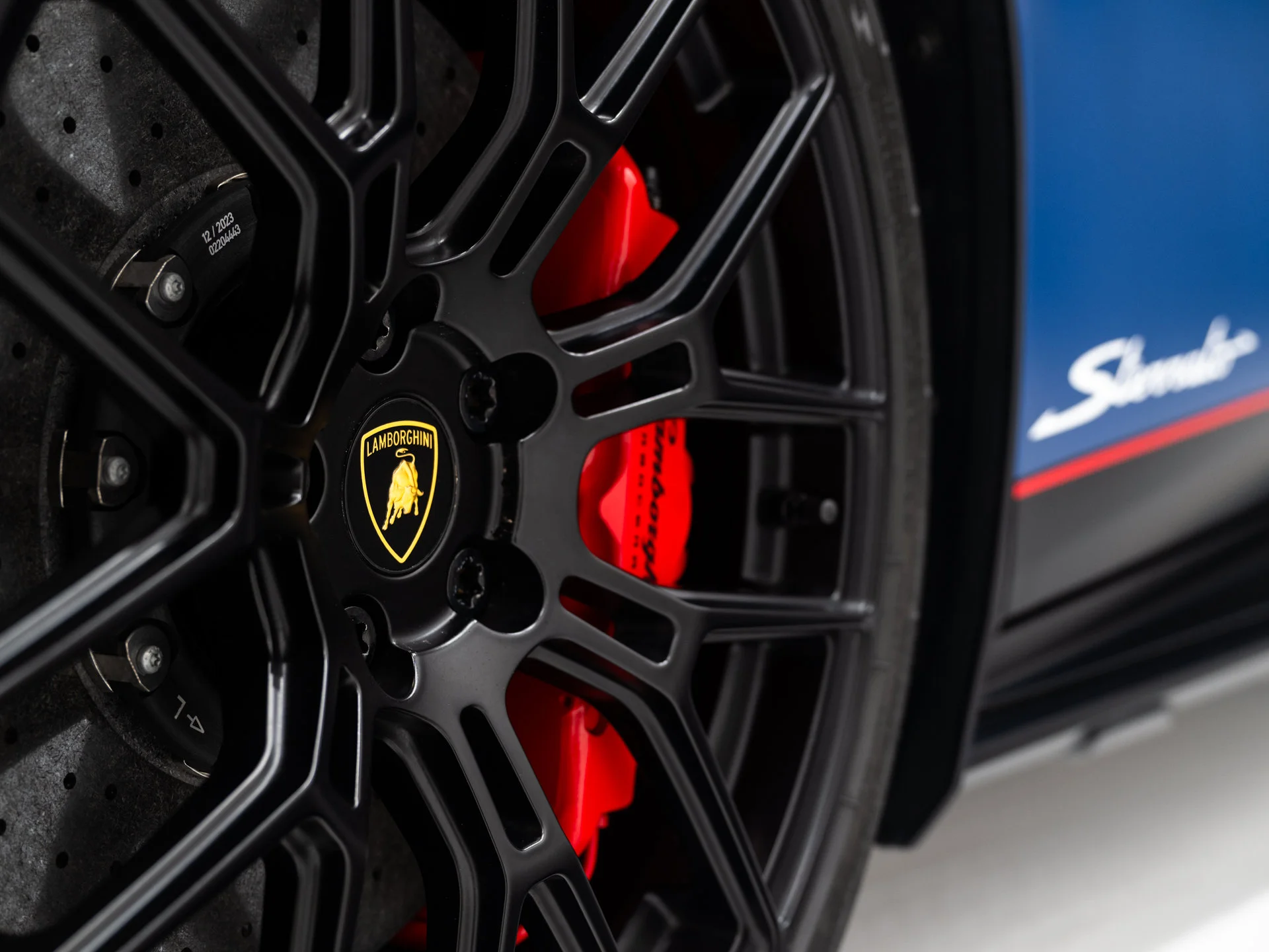 Used 2023 Blu Grifo Matte Lamborghini  image 28