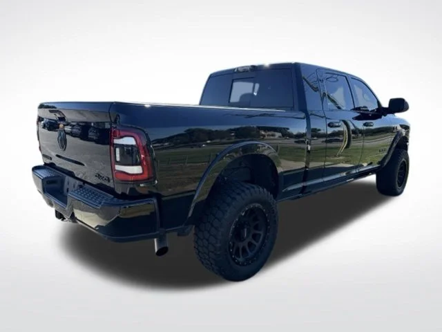 Used 2021 Black Ram Laramie image 12