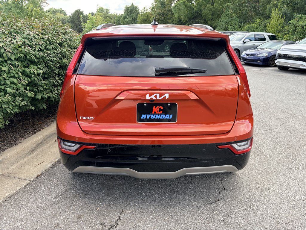 Used 2023 Fire Orange Kia Wave image 3