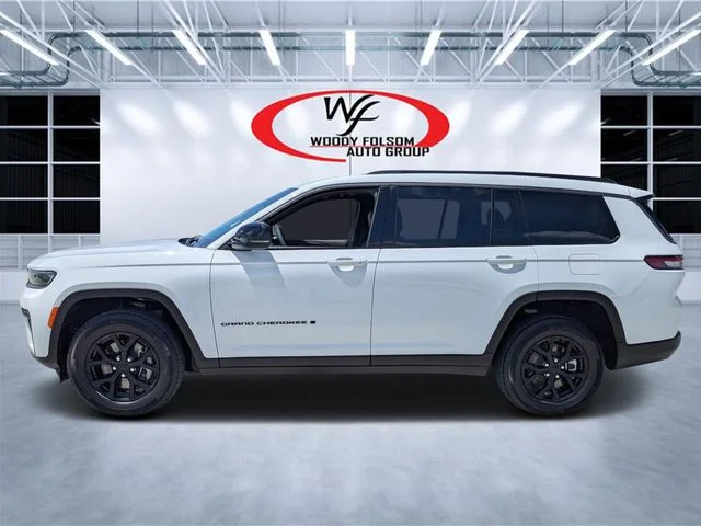 Used 2026 White Jeep Altitude image 6