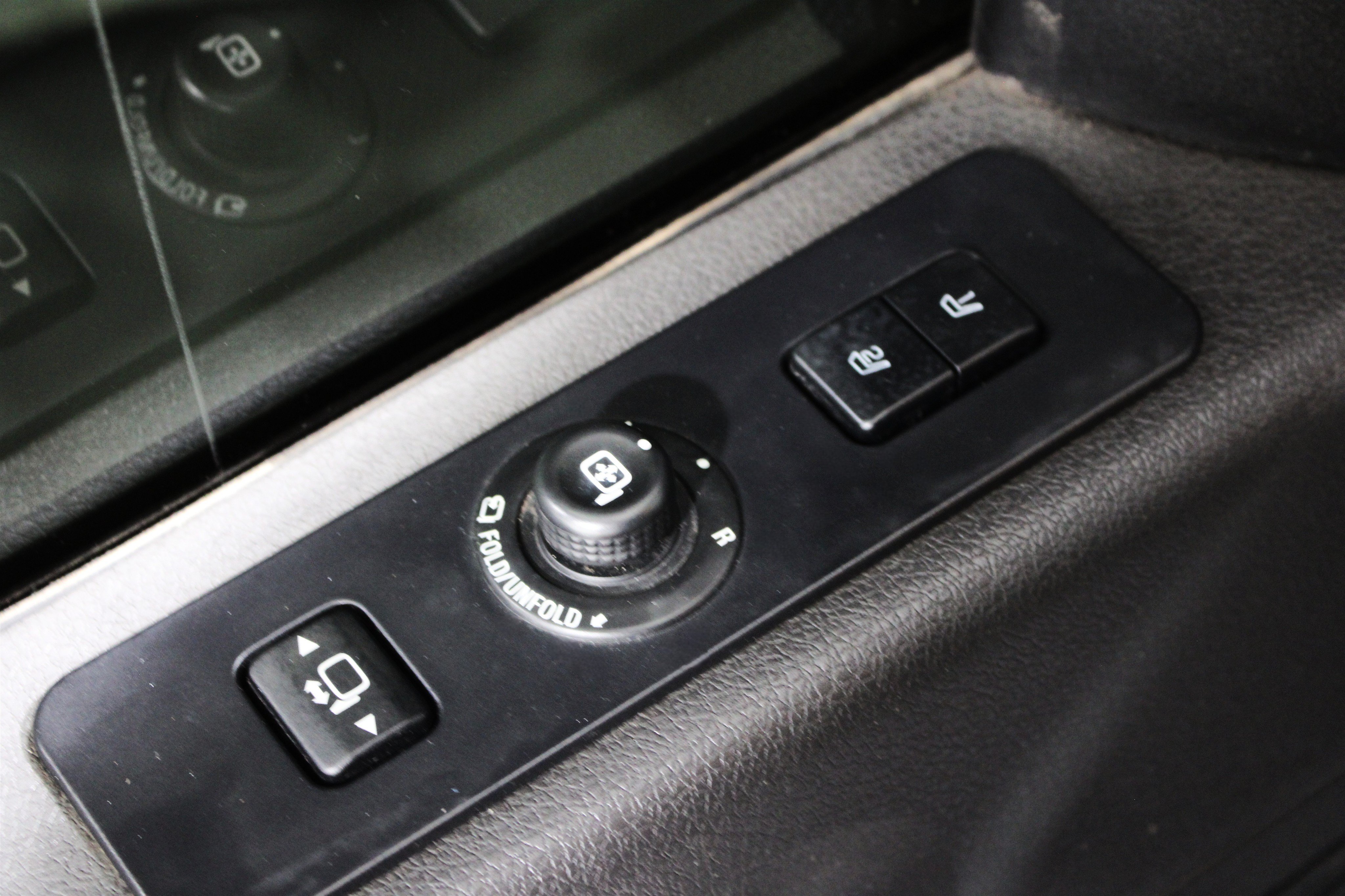 Used 2016 Shadow Black Ford Lariat image 8