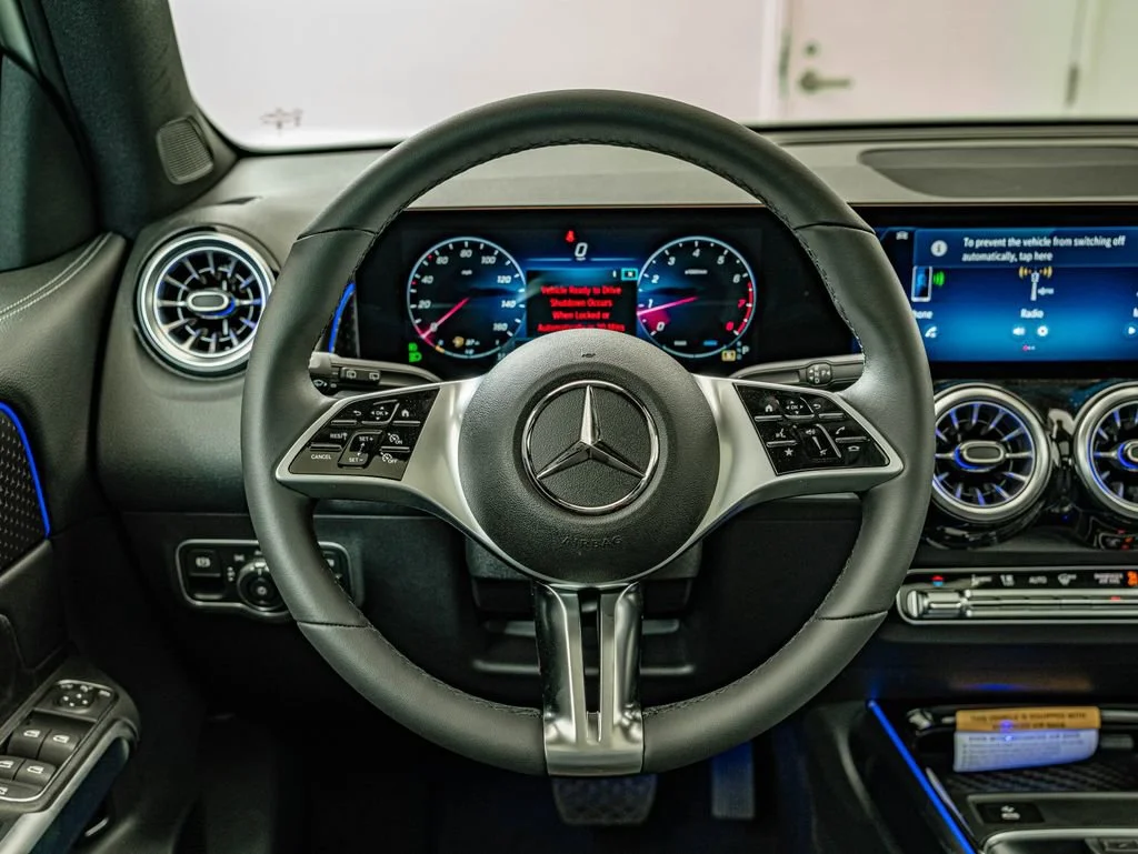 New 2026 Polar White Mercedes-Benz GLB 250 image 21
