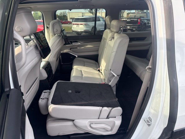 Used 2024 White Jeep Series III image 9