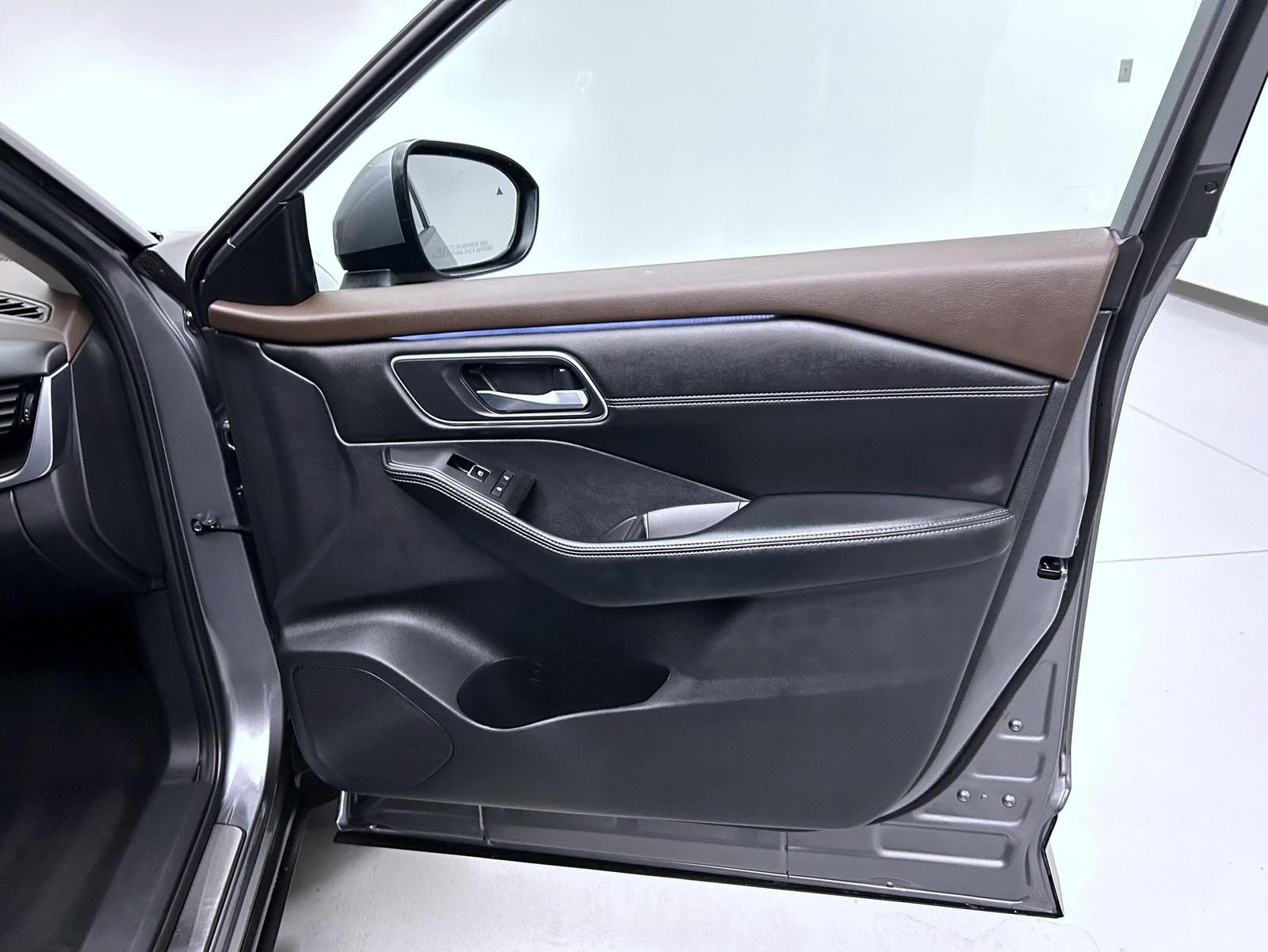 Certified Used 2023 Gun Metallic Nissan Platinum image 16