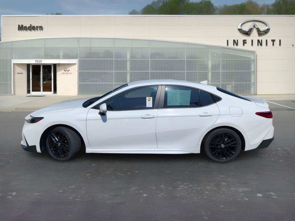 Used 2025 Ice Toyota SE image 6