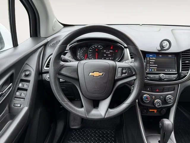 Used 2018 White Chevrolet LS image 12