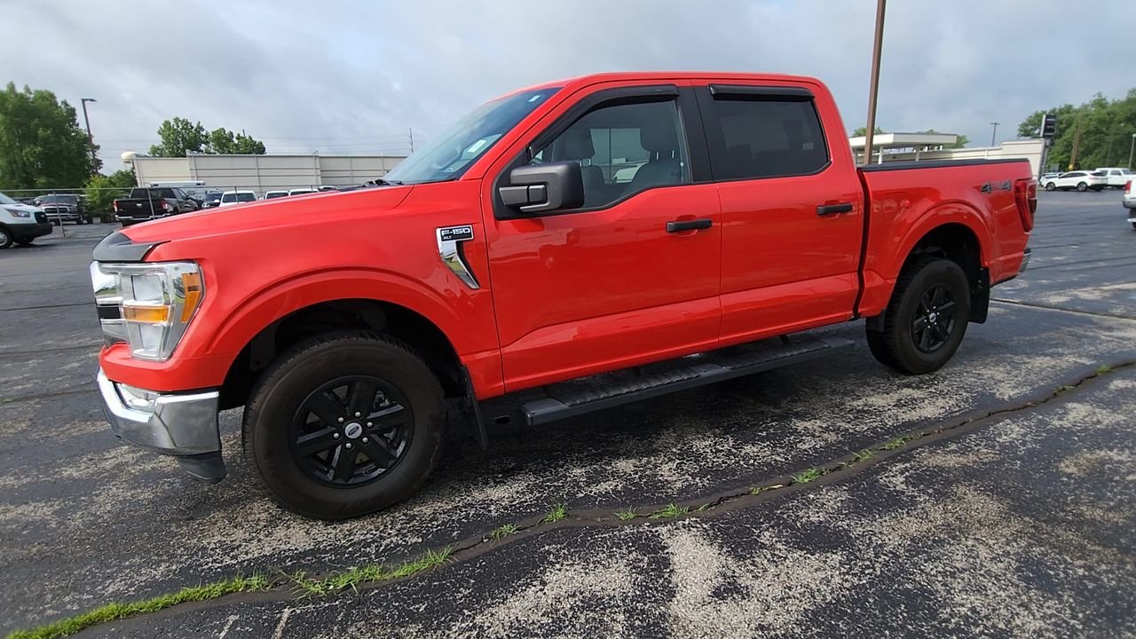 Used 2022 Red Ford XLT image 4