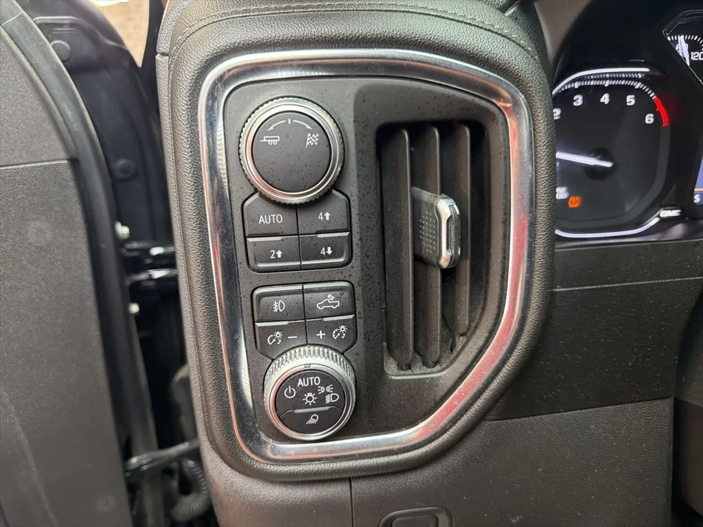 Used 2019 Black GMC SLT image 22