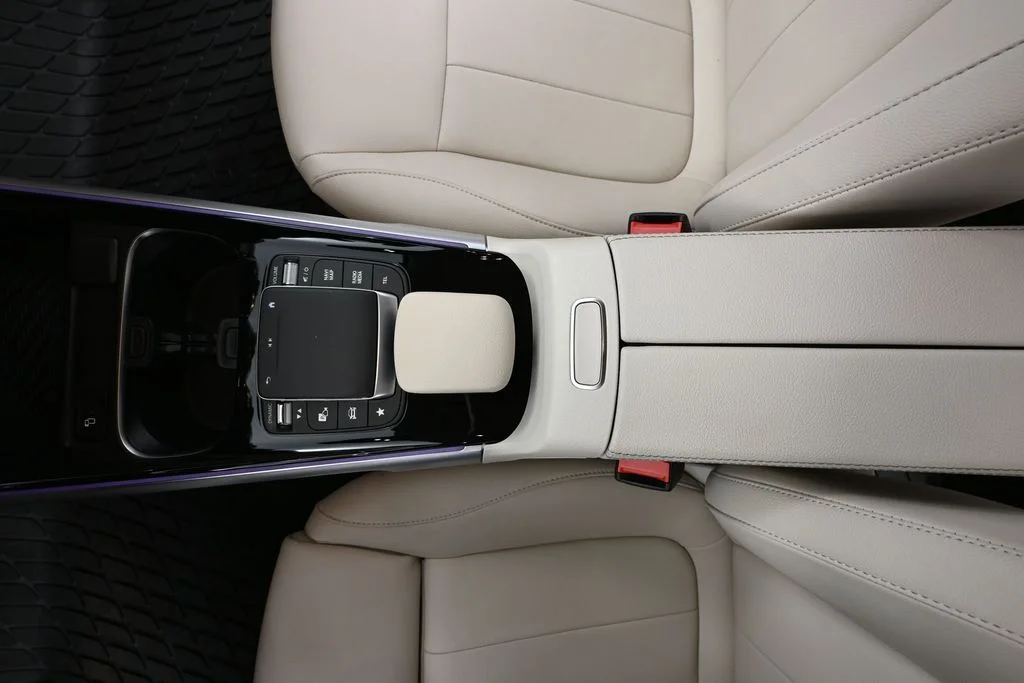 Used 2022 White Mercedes-Benz 300 image 34