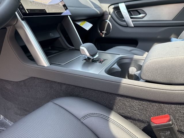 New 2026 Ostuni Pearl White LAND ROVER  image 20