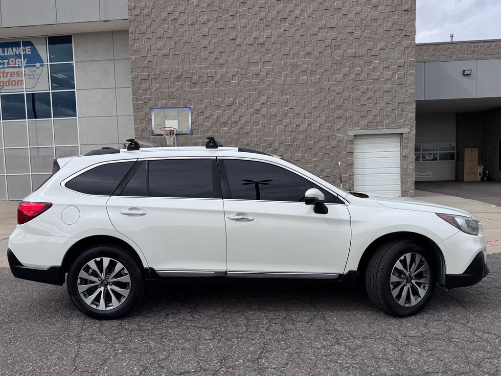 Used 2018 White Subaru 2.5i image 6