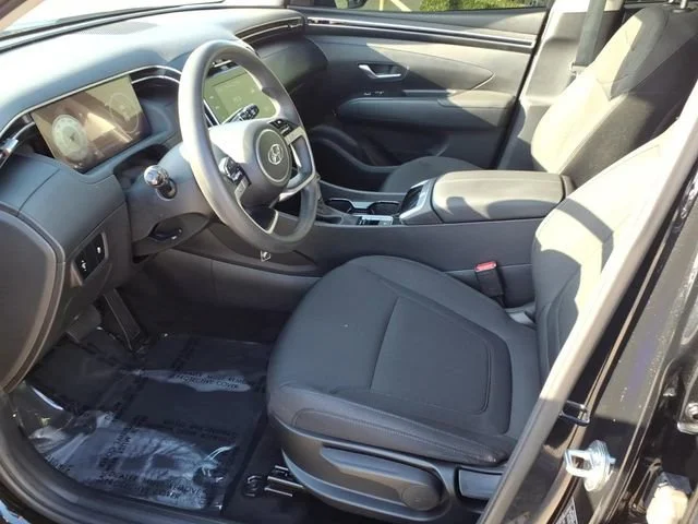 Used 2024 Black Hyundai SE image 10