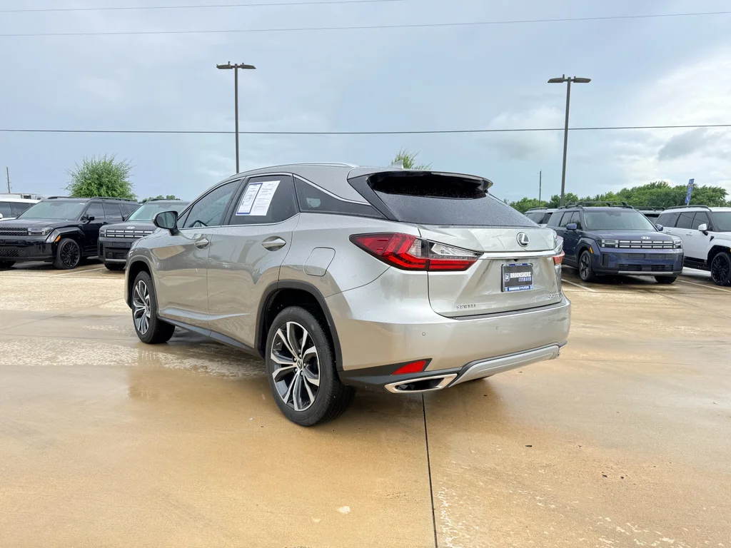 Used 2022 Atomic Silver Lexus  image 8