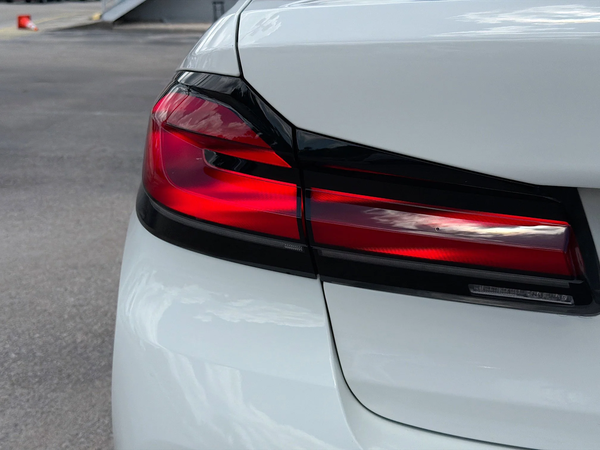 Used 2023 Alpine White BMW 530i image 10