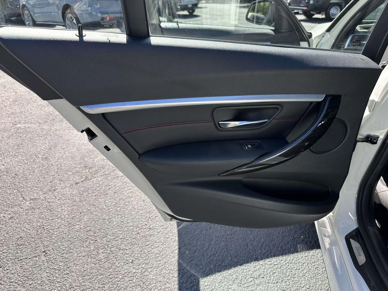 Used 2016 Alpine White BMW xDrive image 18