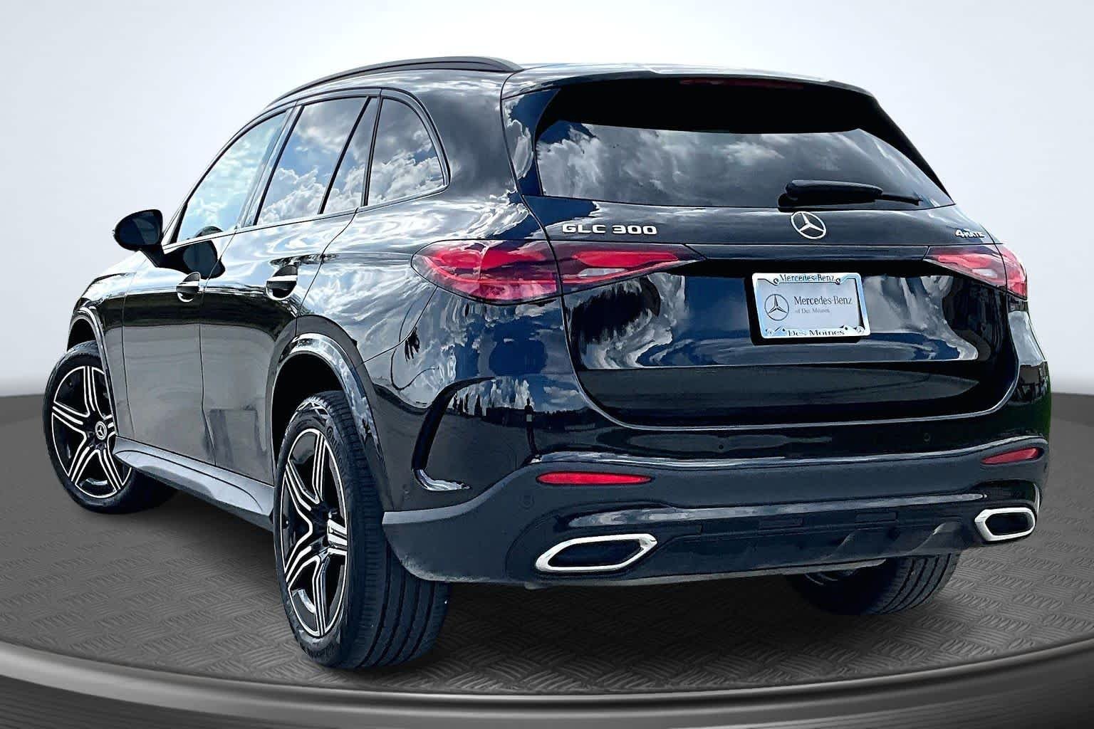 New 2026 Obsidian Black Metallic Mercedes-Benz GLC 300 image 4