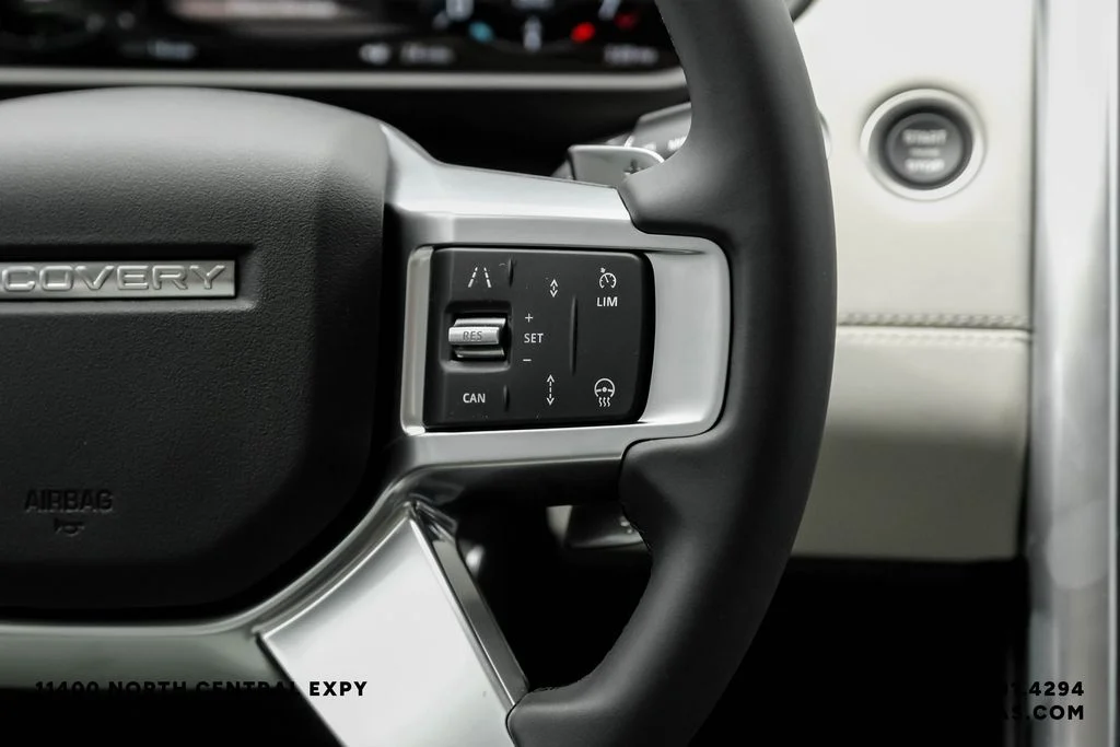 New 2026 Santorini Black Metallic Land Rover S image 18