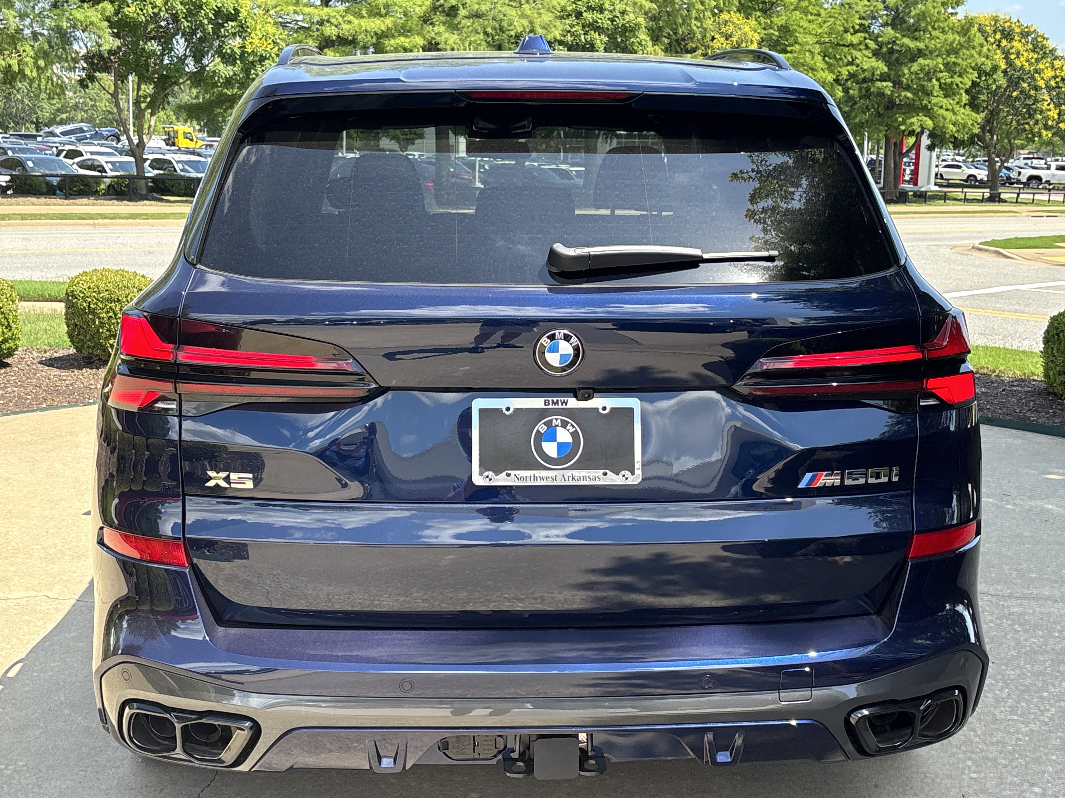 New 2026 0C3Z Tanzanite Blue II Metallic BMW M60i image 4