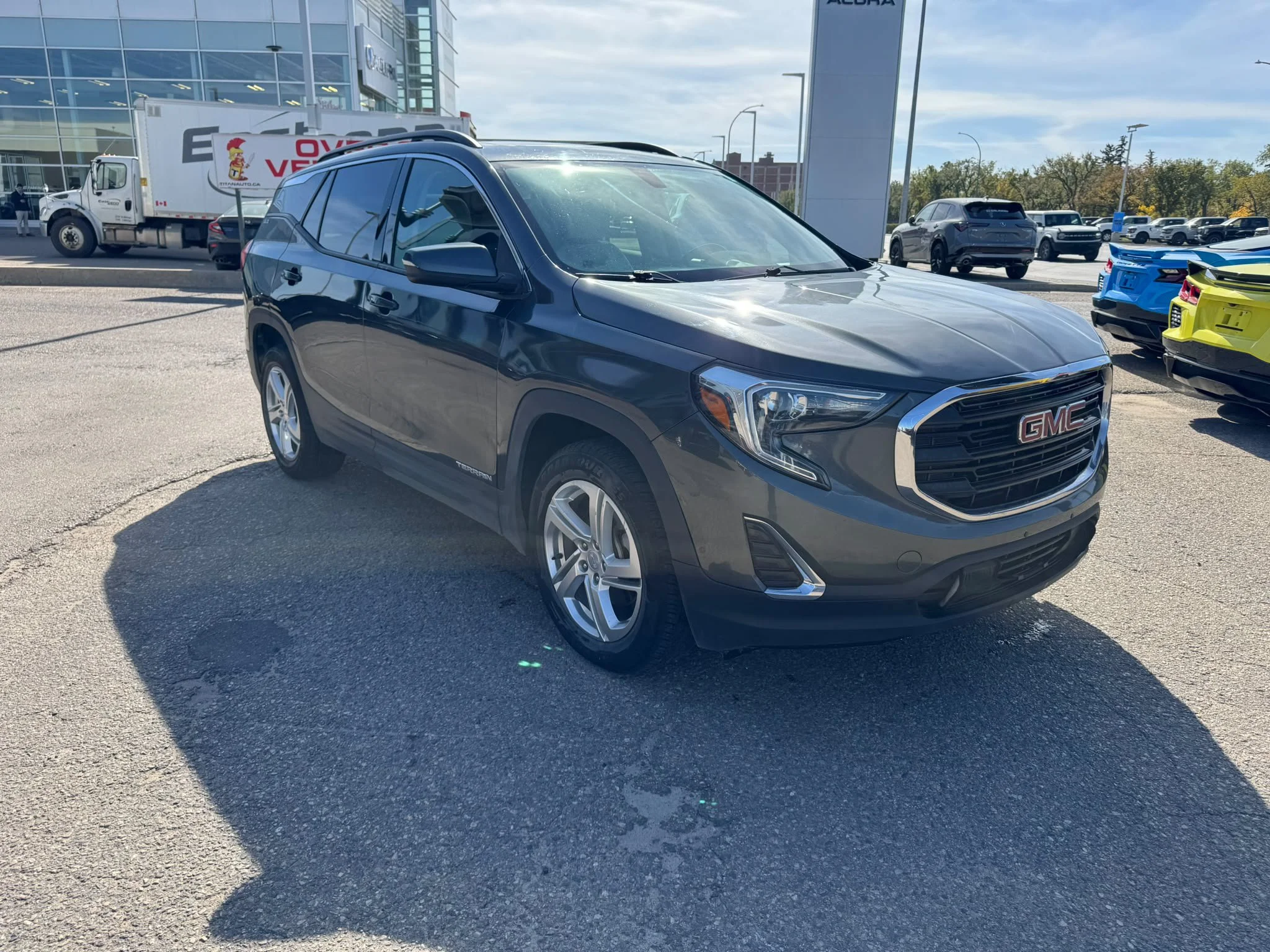 Used 2019 Gray GMC SLE image 5