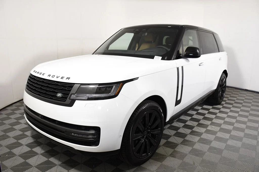 2026 Land Rover Range Rover 3.0 SE LWB 7's photo